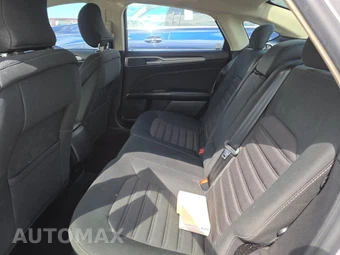 2018 Ford Fusion SE – miniatura 13