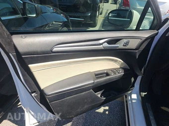 2018 Ford Fusion Titanium – miniatura 9
