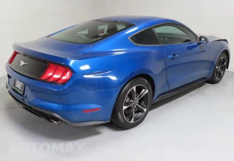 2018 Ford Mustang EcoBoost Coupe - miniatura 3