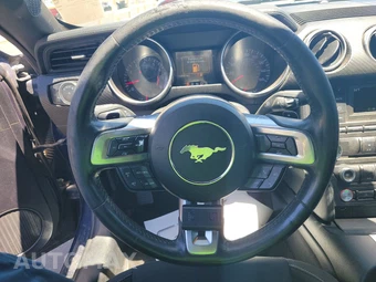 2018 Ford Mustang EcoBoost Coupe - miniatura 10