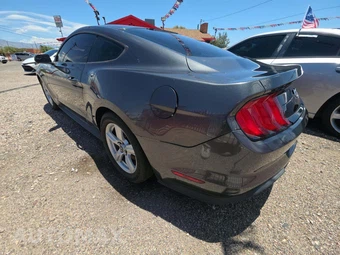 2018 Ford Mustang EcoBoost Coupe – miniatura 2