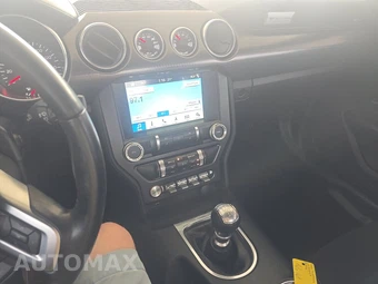 2018 Ford Mustang GT Coupe - miniatura 11