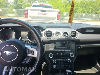 2018 Ford Mustang GT Coupe - miniatura 11