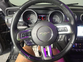 2018 Ford Mustang GT Premium Coupe - miniatura 10