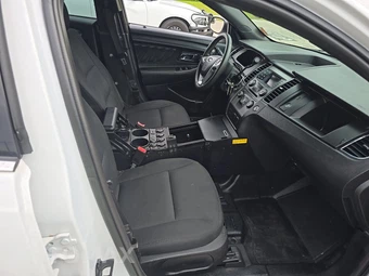 2018 Ford Police Interceptor Sedan - miniatura 8