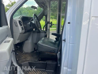 2018 Ford Super Duty E-350 Cutaway DRW - miniatura 12