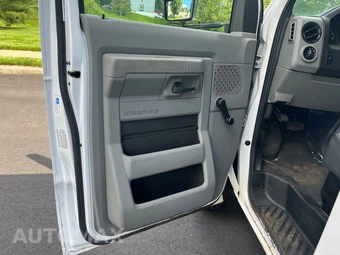 2018 Ford Super Duty E-350 Cutaway DRW - miniatura 21