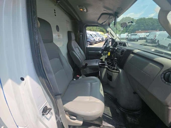 2018 Ford Super Duty E-350 Cutaway DRW – miniatura 15