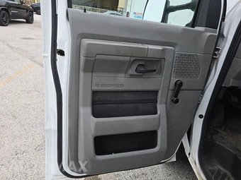 2018 Ford Super Duty E-350 Cutaway DRW - miniatura 9