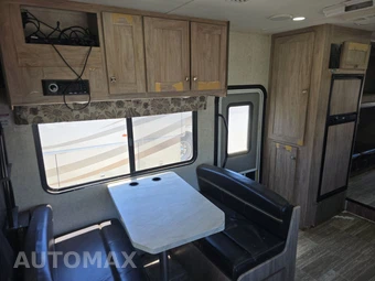 2018 Ford Super Duty E-450 Cutaway DRW 158.0" WB - miniatura 13