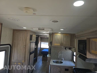 2018 Ford Super Duty E-450 Cutaway DRW 158.0" WB - miniatura 22