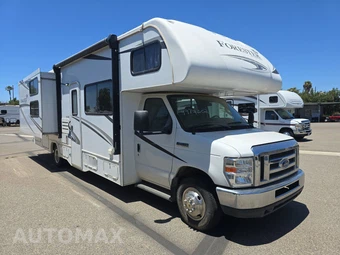 2018 Ford Super Duty E-450 Cutaway DRW 158.0" WB - miniatura 3