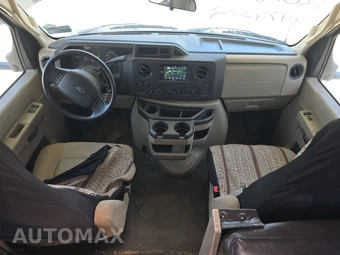 2018 Ford Super Duty E-450 Cutaway DRW 158.0" WB - miniatura 7