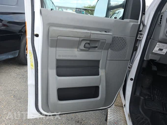 2018 Ford Super Duty E-450 Cutaway DRW – miniatura 9