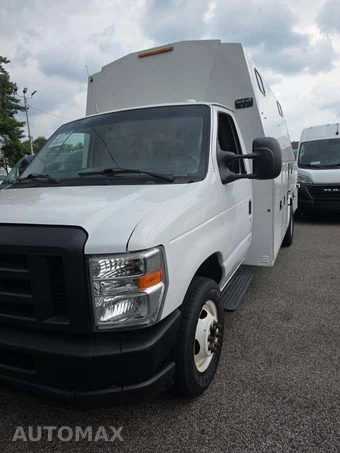 2018 Ford Super Duty E-450 Cutaway DRW
