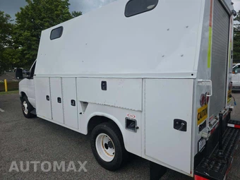 2018 Ford Super Duty E-450 Cutaway DRW - miniatura 2