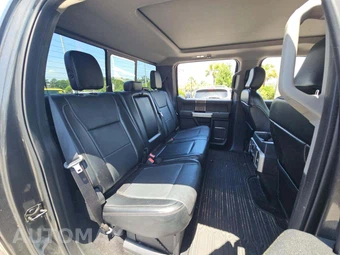 2018 Ford Super Duty F-250 Lariat Crew Cab Medium Bed - miniatura 16