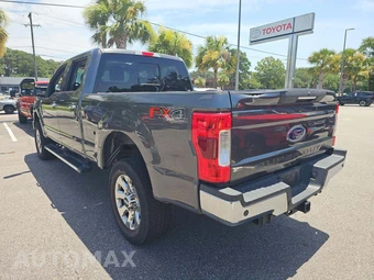 2018 Ford Super Duty F-250 Lariat Crew Cab Medium Bed - miniatura 2
