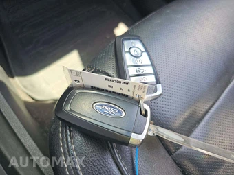 2018 Ford Super Duty F-250 Lariat Crew Cab Medium Bed - miniatura 8