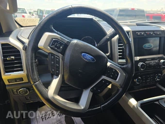 2018 Ford Super Duty F-250 Lariat Crew Cab Medium Bed - miniatura 10