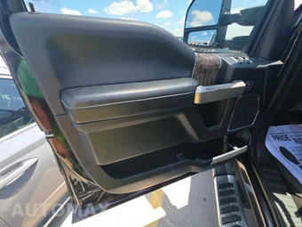 2018 Ford Super Duty F-250 Lariat Crew Cab Medium Bed - miniatura 9