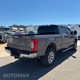 2018 Ford Super Duty F-250 Lariat Crew Cab Medium Bed - miniatura 4