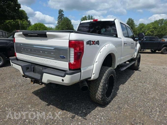 2018 Ford Super Duty F-250 Platinum Crew Cab Medium Bed - miniatura 3