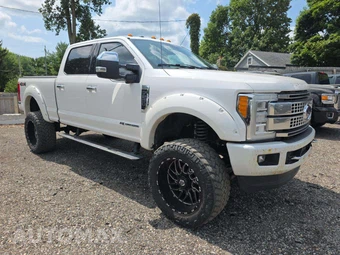 2018 Ford Super Duty F-250 Platinum Crew Cab Medium Bed - miniatura 4