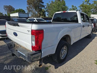 2018 Ford Super Duty F-250 XL Crew Cab Long Bed - miniatura 3