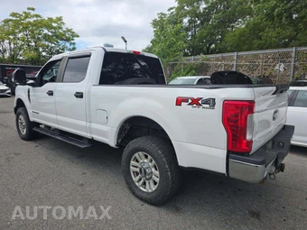 2018 Ford Super Duty F-250 XL Crew Cab Medium Bed - miniatura 2