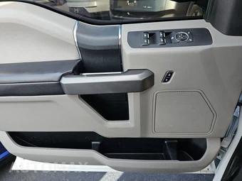 2018 Ford Super Duty F-250 XLT Crew Cab Long Bed - miniatura 9
