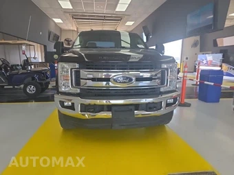 2018 Ford Super Duty F-250 XLT Crew Cab Medium Bed - miniatura 2