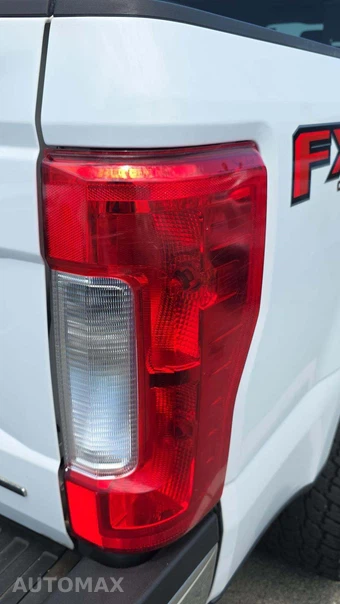 2018 Ford Super Duty F-250 XLT Crew Cab Medium Bed - miniatura 21