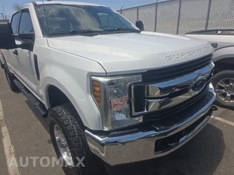 2018 Ford Super Duty F-250 XLT Crew Cab Medium Bed - miniatura 3