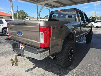 2018 Ford Super Duty F-250 XLT Crew Cab Medium Bed - miniatura 3
