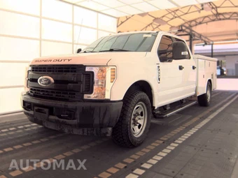 2018 Ford Super Duty F-350 Cab Chassis XL Crew Cab