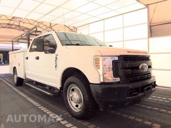 2018 Ford Super Duty F-350 Cab Chassis XL Crew Cab - miniatura 3