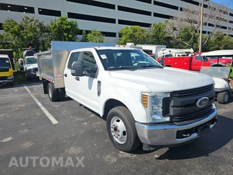 2018 Ford Super Duty F-350 Cab Chassis XL Crew Cab DRW - miniatura 3