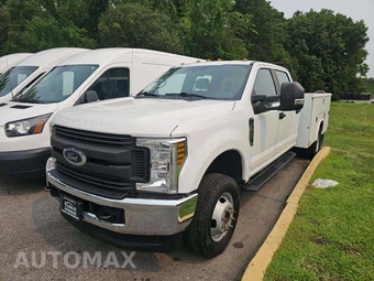 2018 Ford Super Duty F-350 Cab Chassis XL Crew Cab DRW