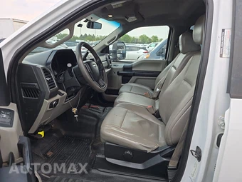 2018 Ford Super Duty F-350 Cab Chassis XL Crew Cab DRW - miniatura 19
