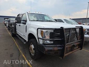 2018 Ford Super Duty F-350 Cab Chassis XL Crew Cab DRW - miniatura 7