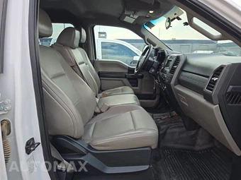 2018 Ford Super Duty F-350 Cab Chassis XL Crew Cab DRW - miniatura 8