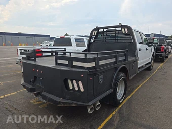 2018 Ford Super Duty F-350 Cab Chassis XL Crew Cab DRW - miniatura 9