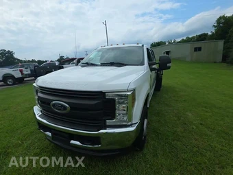 2018 Ford Super Duty F-350 Cab Chassis XL Crew Cab DRW