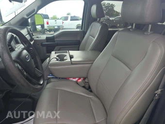 2018 Ford Super Duty F-350 Cab Chassis XL Crew Cab DRW - miniatura 3