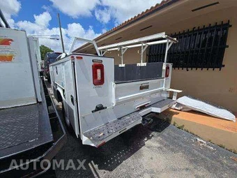 2018 Ford Super Duty F-350 Cab Chassis XL Crew Cab DRW - miniatura 2