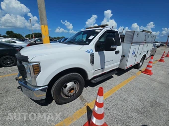 2018 Ford Super Duty F-350 Cab Chassis XL Regular Cab DRW