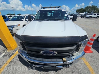 2018 Ford Super Duty F-350 Cab Chassis XL Regular Cab DRW - miniatura 14