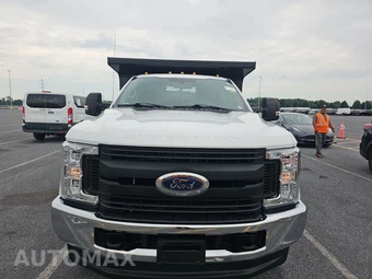 2018 Ford Super Duty F-350 Cab Chassis XL Regular Cab DRW - miniatura 2