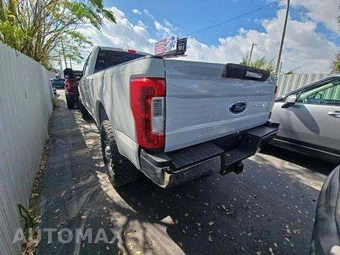 2018 Ford Super Duty F-350 Lariat Crew Cab Long Bed - miniatura 2